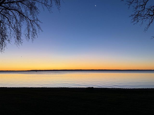 957 BRIGHTON DRIVE, Menasha, WI 54952