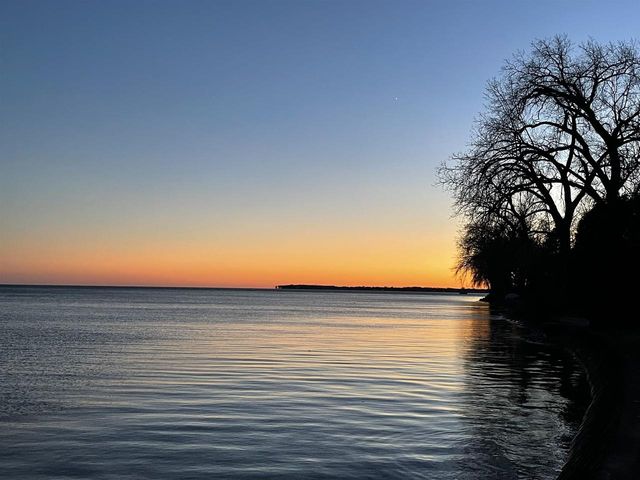 957 BRIGHTON DRIVE, Menasha, WI 54952