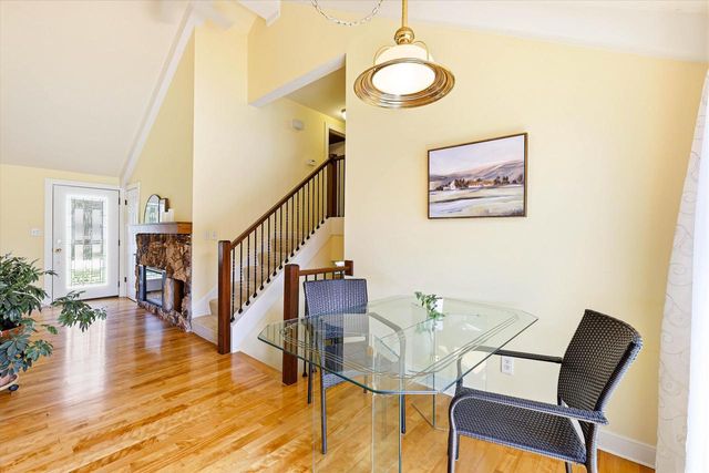 1303 GREEN VALLEY DRIVE, Neenah, WI 54956