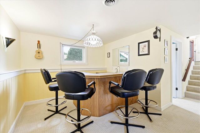 1303 GREEN VALLEY DRIVE, Neenah, WI 54956