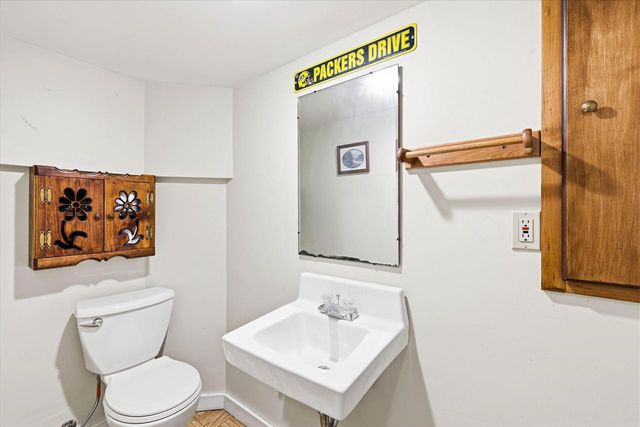 1303 GREEN VALLEY DRIVE, Neenah, WI 54956