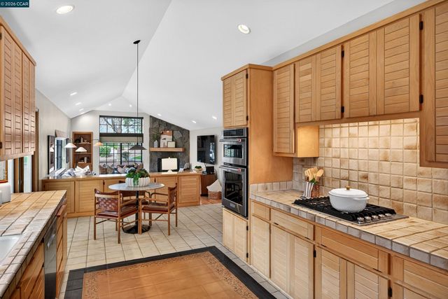 1219 Whispering Oaks Dr, Danville, CA 94506