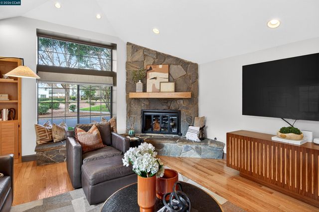 1219 Whispering Oaks Dr, Danville, CA 94506