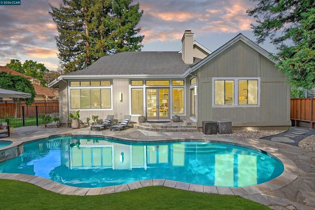 1219 Whispering Oaks Dr, Danville, CA 94506