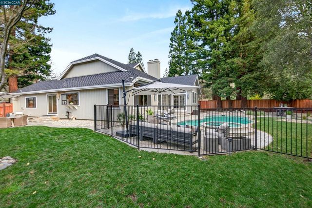 1219 Whispering Oaks Dr, Danville, CA 94506