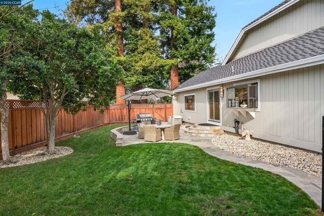 1219 Whispering Oaks Dr, Danville, CA 94506