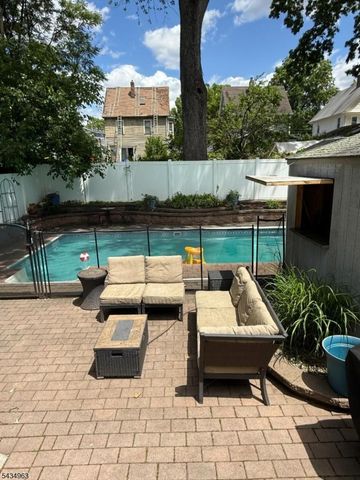 26 Davey St, Bloomfield Twp., NJ 07003