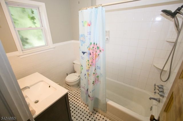 26 Davey St, Bloomfield Twp., NJ 07003