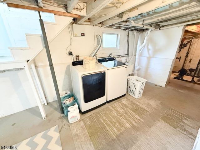 26 Davey St, Bloomfield Twp., NJ 07003
