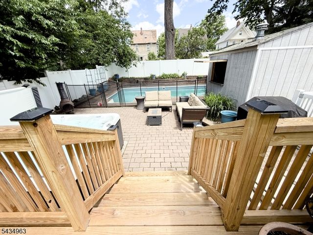 26 Davey St, Bloomfield Twp., NJ 07003