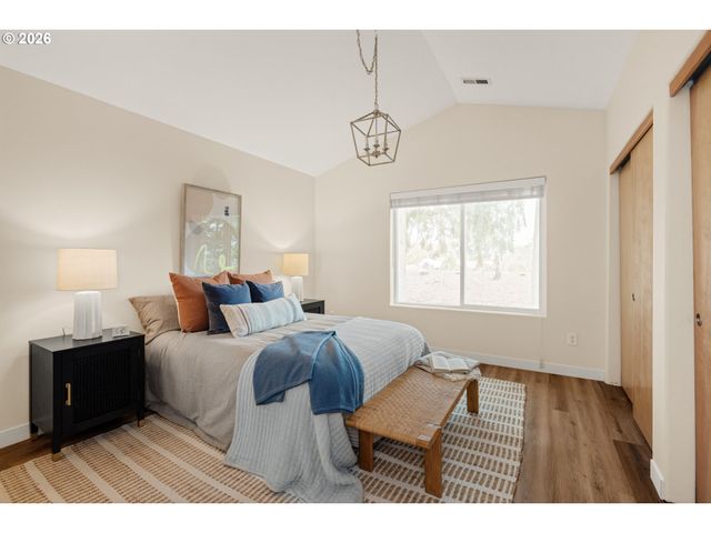 9217 N MACRUM Ave, Portland, OR 97203