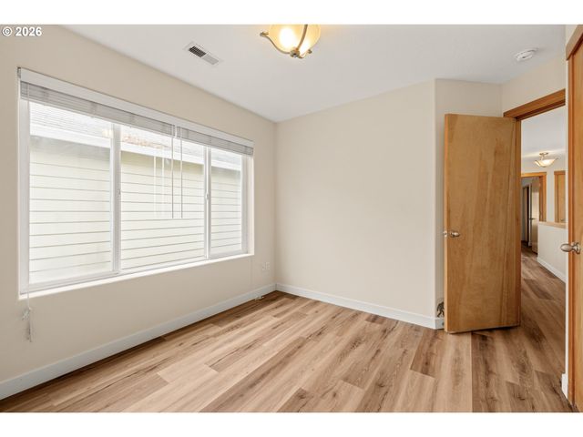 9217 N MACRUM Ave, Portland, OR 97203