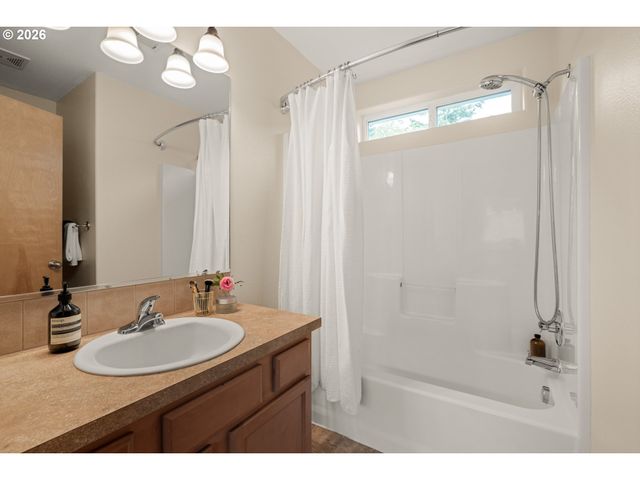 9217 N MACRUM Ave, Portland, OR 97203