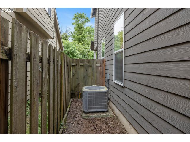 9217 N MACRUM Ave, Portland, OR 97203
