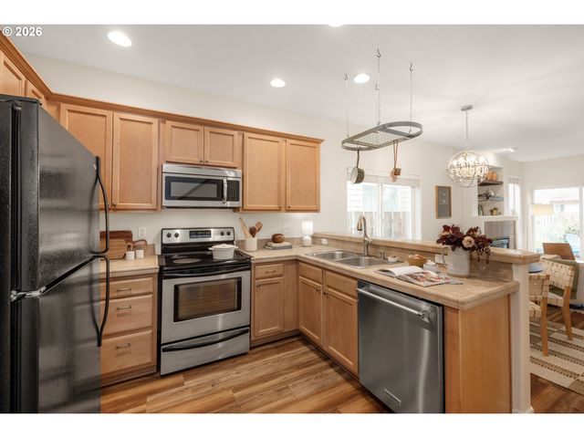 9217 N MACRUM Ave, Portland, OR 97203