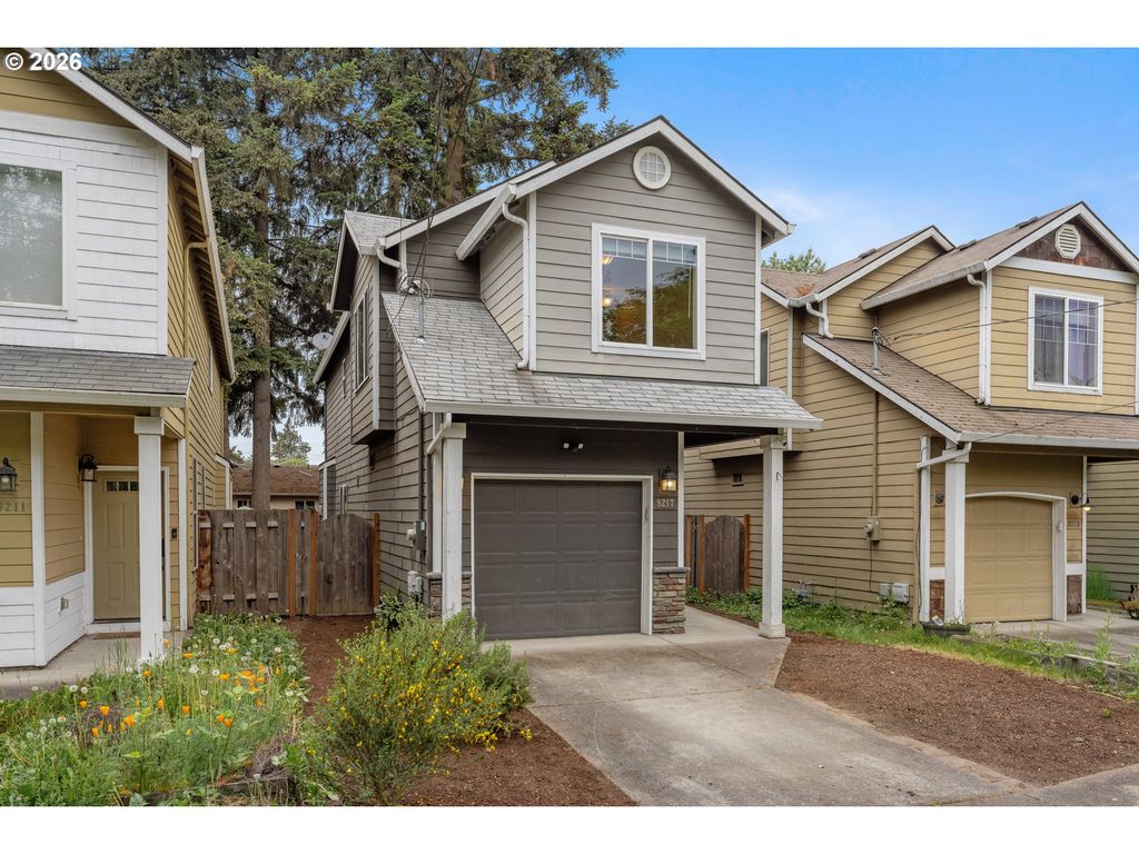 9217 N MACRUM Ave, Portland, OR 97203