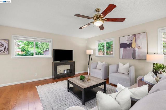 8280 Cardiff Dr, Dublin, CA 94568