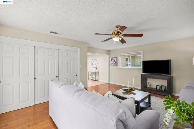 8280 Cardiff Dr, Dublin, CA 94568