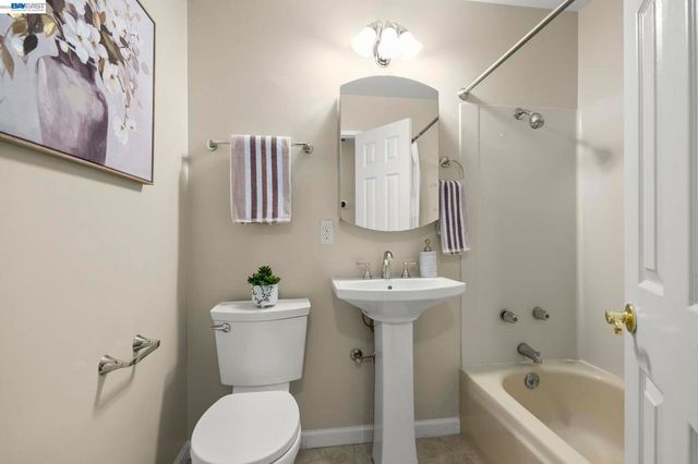 8280 Cardiff Dr, Dublin, CA 94568