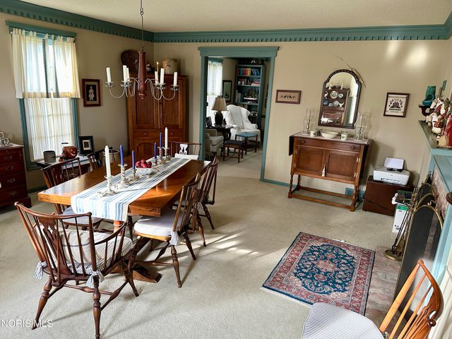 77 Back Bay Road, Bowling Green, OH 43402