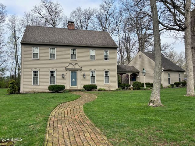 77 Back Bay Road, Bowling Green, OH 43402