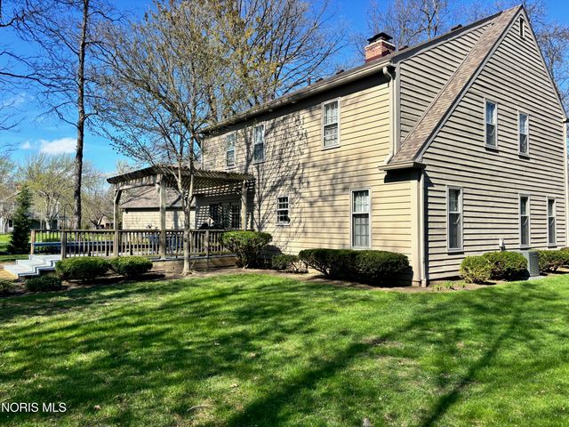77 Back Bay Road, Bowling Green, OH 43402