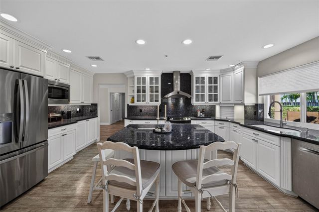 2600 NE 46th Street, Lighthouse Point, FL 33064