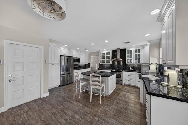 2600 NE 46th Street, Lighthouse Point, FL 33064