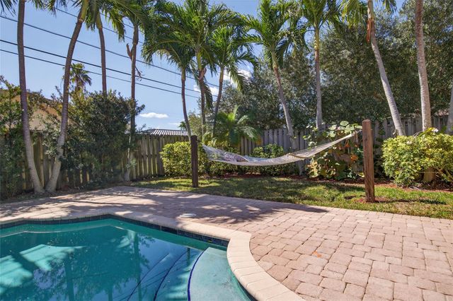 2600 NE 46th Street, Lighthouse Point, FL 33064