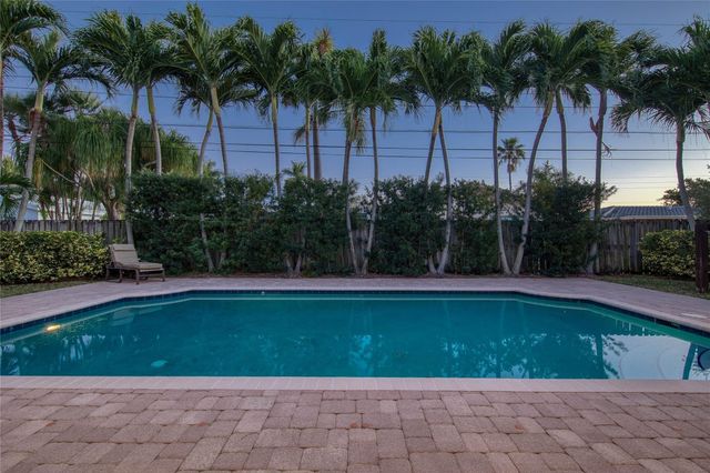 2600 NE 46th Street, Lighthouse Point, FL 33064