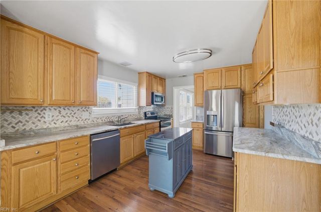 5237 Quarry LN, Virginia Beach, VA 23464