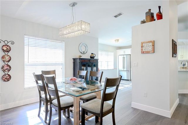 2460 Old Groves RD E-201, Naples, FL 34109