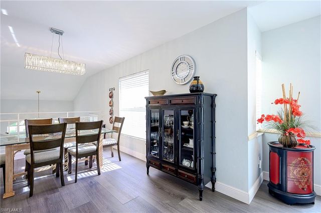 2460 Old Groves RD E-201, Naples, FL 34109