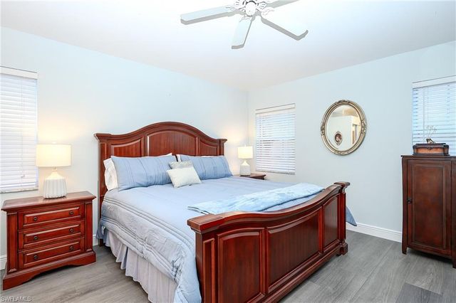 2460 Old Groves RD E-201, Naples, FL 34109