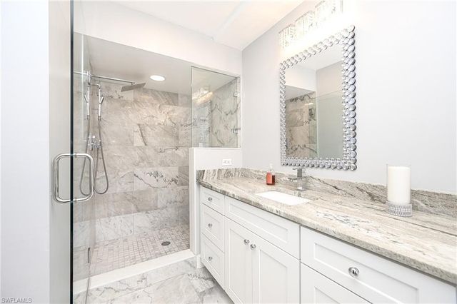2460 Old Groves RD E-201, Naples, FL 34109
