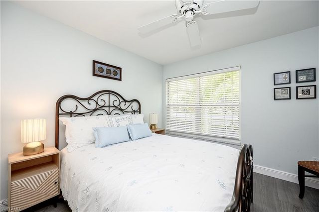 2460 Old Groves RD E-201, Naples, FL 34109