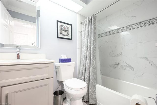 2460 Old Groves RD E-201, Naples, FL 34109