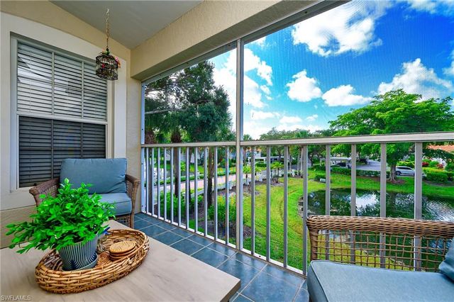 2460 Old Groves RD E-201, Naples, FL 34109