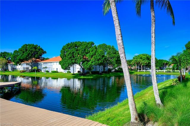 2460 Old Groves RD E-201, Naples, FL 34109