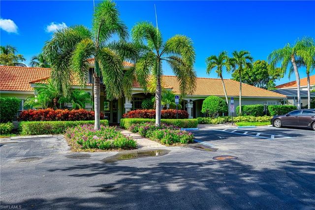 2460 Old Groves RD E-201, Naples, FL 34109