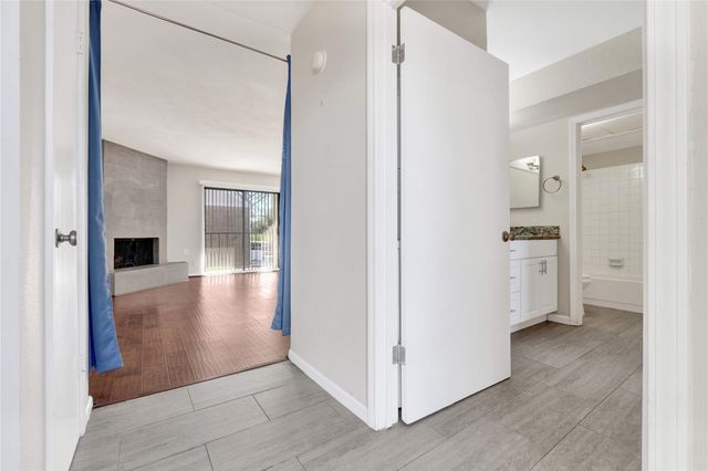 2800 Jeanetta Street 312, Houston, TX 77063