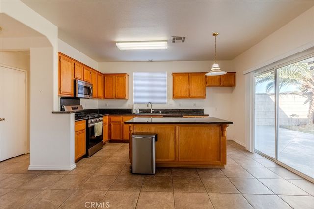 43734 Amazon, Hemet, CA 92544