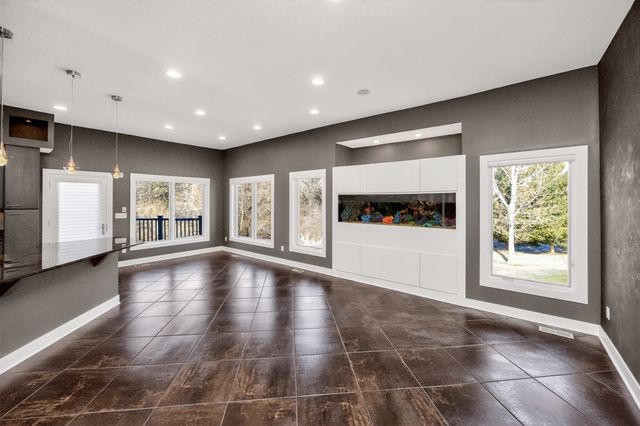 16761 Aurora Court, Clive, IA 50325