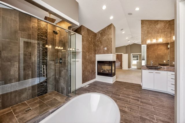 16761 Aurora Court, Clive, IA 50325