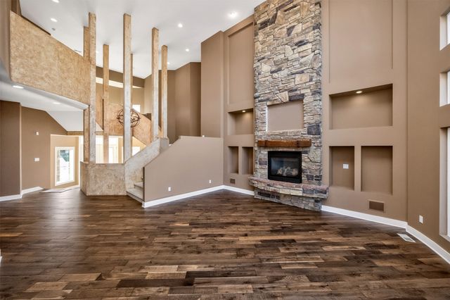 16761 Aurora Court, Clive, IA 50325