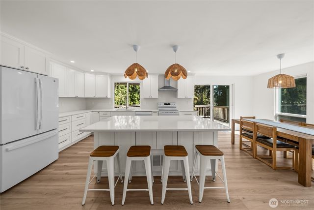 32544 42nd Place SW, Federal Way, WA 98023