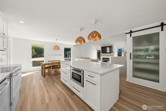 32544 42nd Place SW, Federal Way, WA 98023