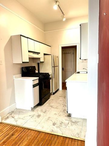 354 North Main Street 206, Andover, MA 01810
