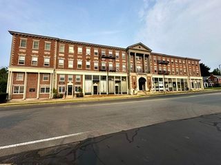354 North Main Street 206, Andover, MA 01810