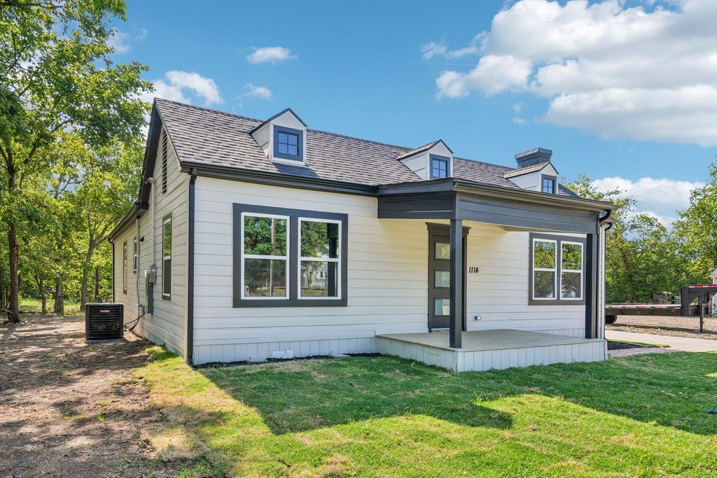 1114 N CATHERINE Street, Terrell, TX 75160